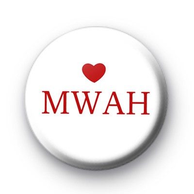 MWAH Kiss Kiss Badge